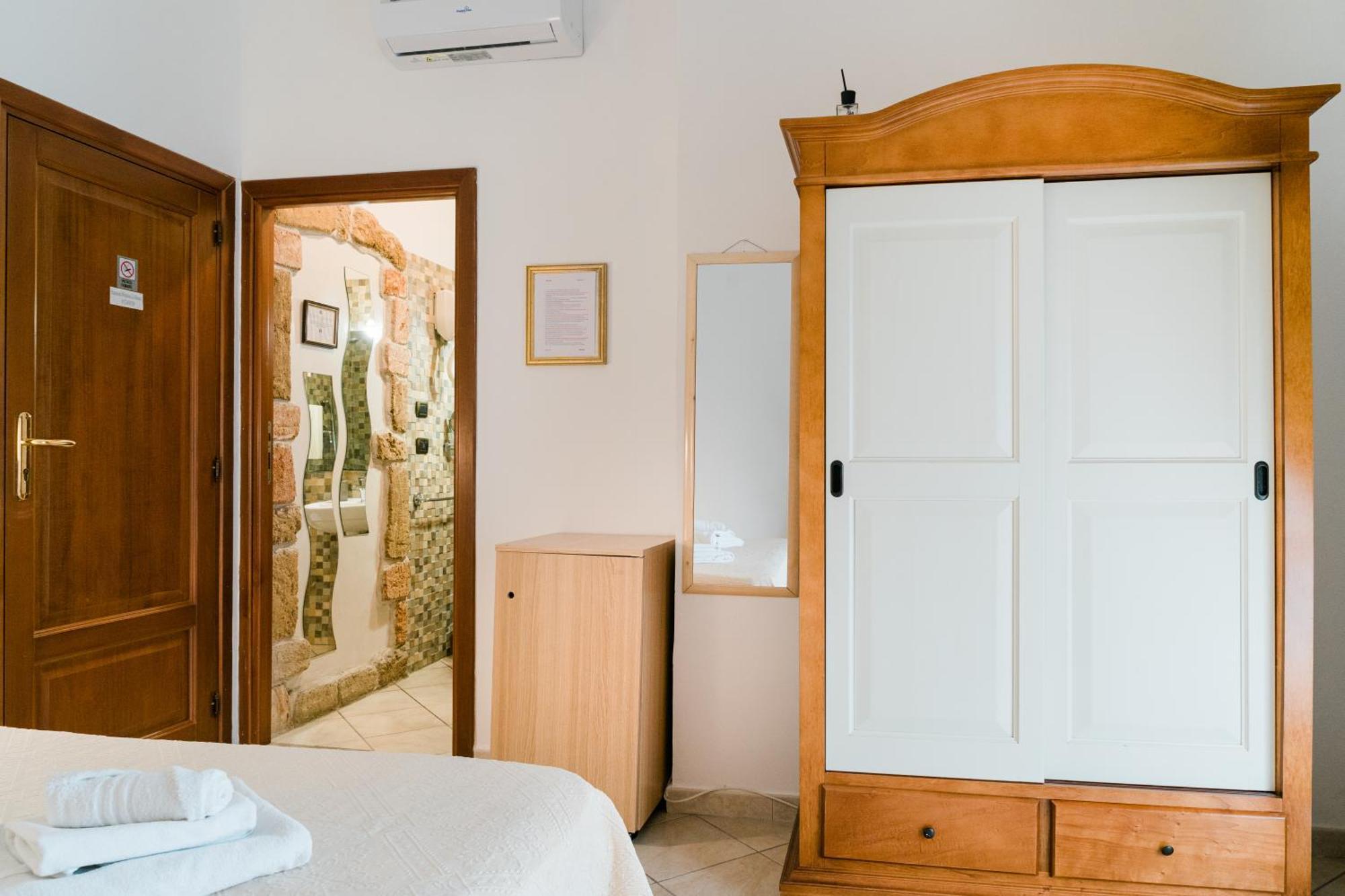 Hotel La Marmora Alghero Zewnętrze zdjęcie